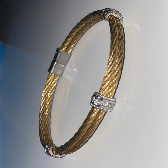 Vintage vibes Twisted gold silver tone Bracelet - Picture 3 of 8